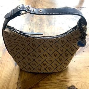 Brand new Dooney & Bourke initial bucket bag